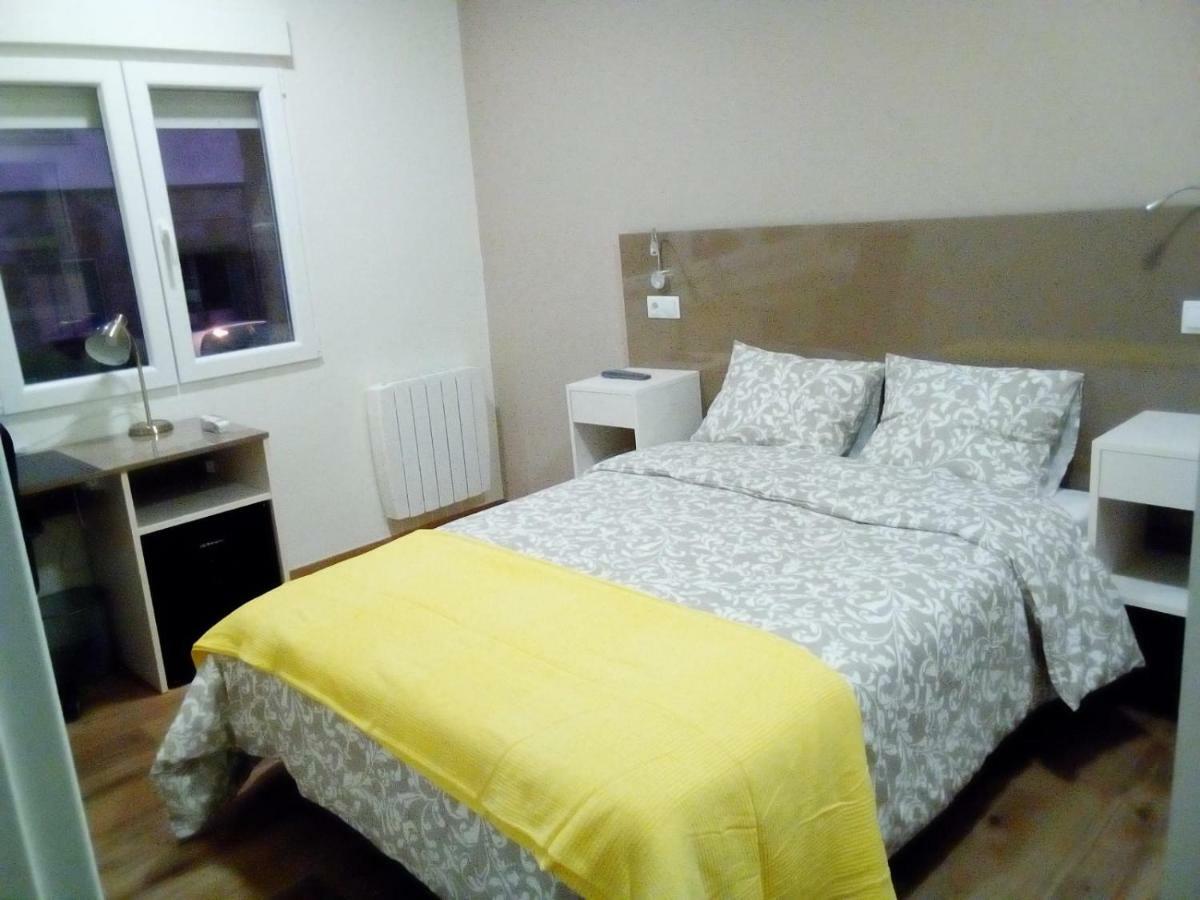 Bed and Breakfast Residencia Compostela 2 Сантьяго-де-Компостела Екстер'єр фото