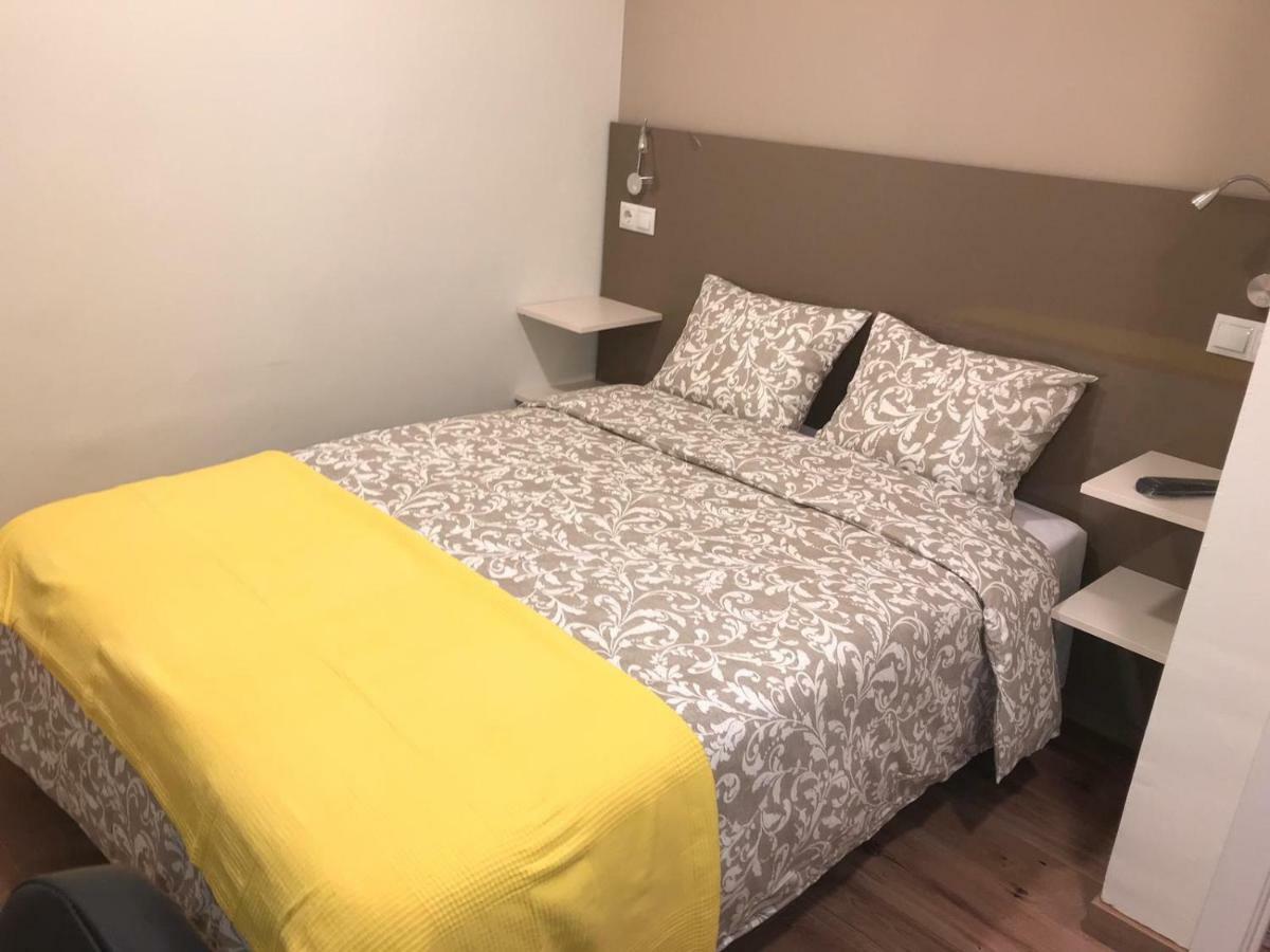 Bed and Breakfast Residencia Compostela 2 Сантьяго-де-Компостела Екстер'єр фото