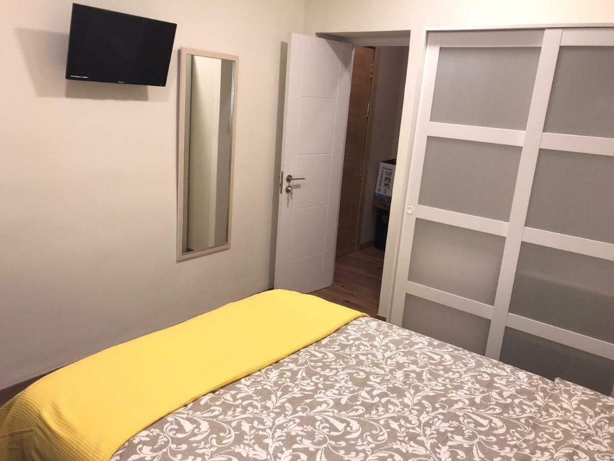 Bed and Breakfast Residencia Compostela 2 Сантьяго-де-Компостела Екстер'єр фото